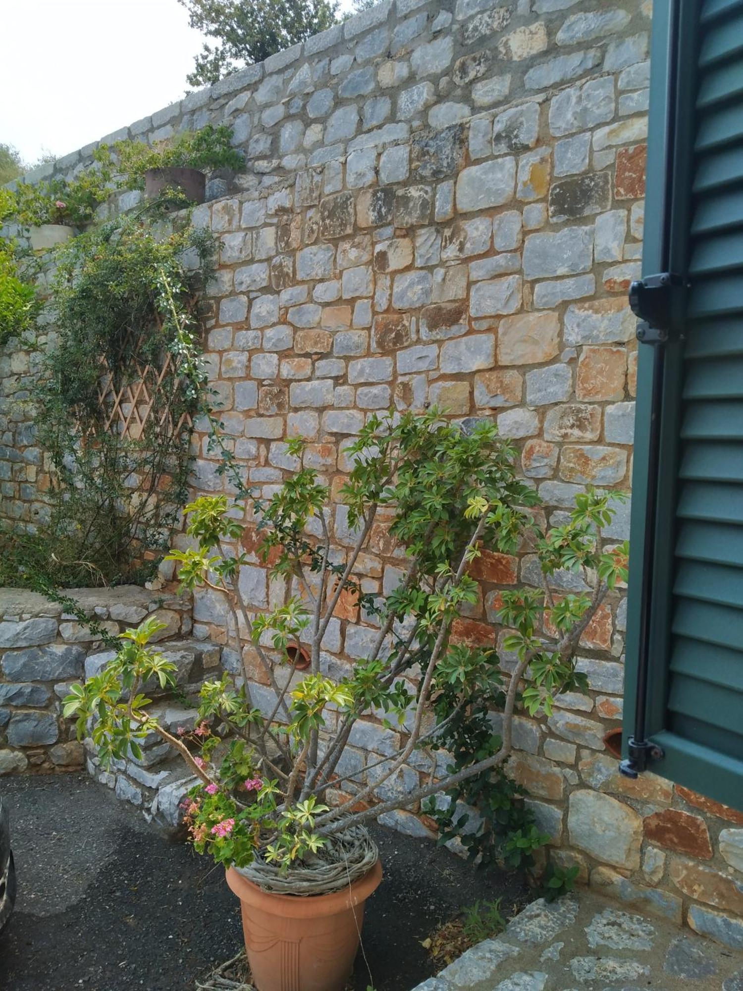 Vatoulia House Aparthotel Néon Oítilon Exterior foto